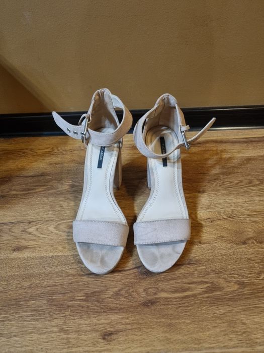 Велветени сандали Pull&bear