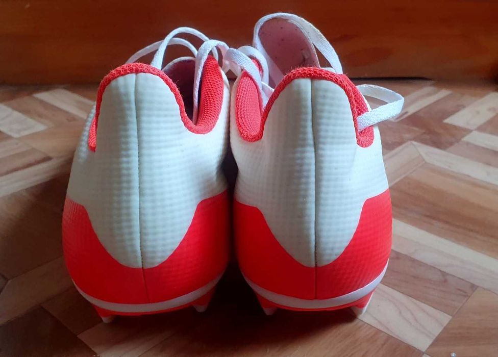 Футболни бутонки adidas Predator white