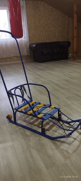 Санки , продам . новые