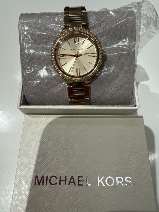 Продам женские наручные часы