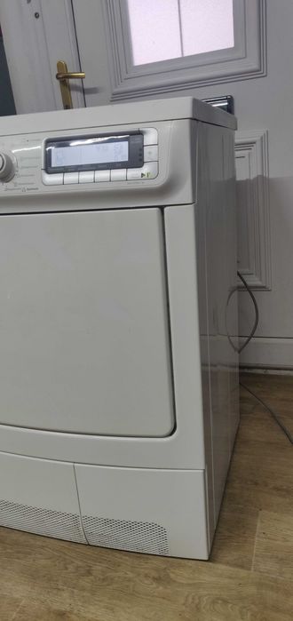 Uscator de rufe Electrolux cu pompa de caldura