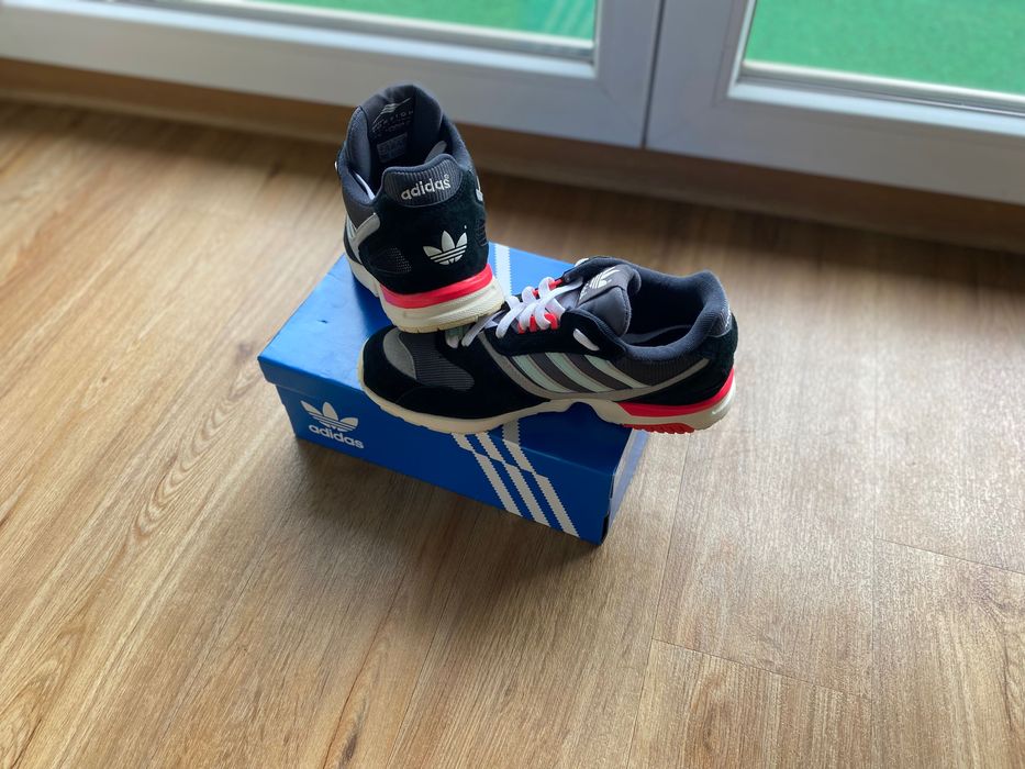 Маратонки Adidas ZX4000