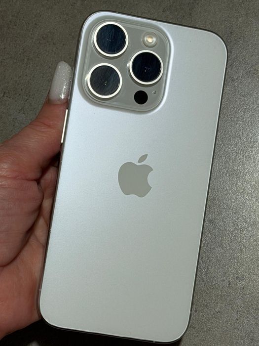 Iphone 15 pro alb 256 GB