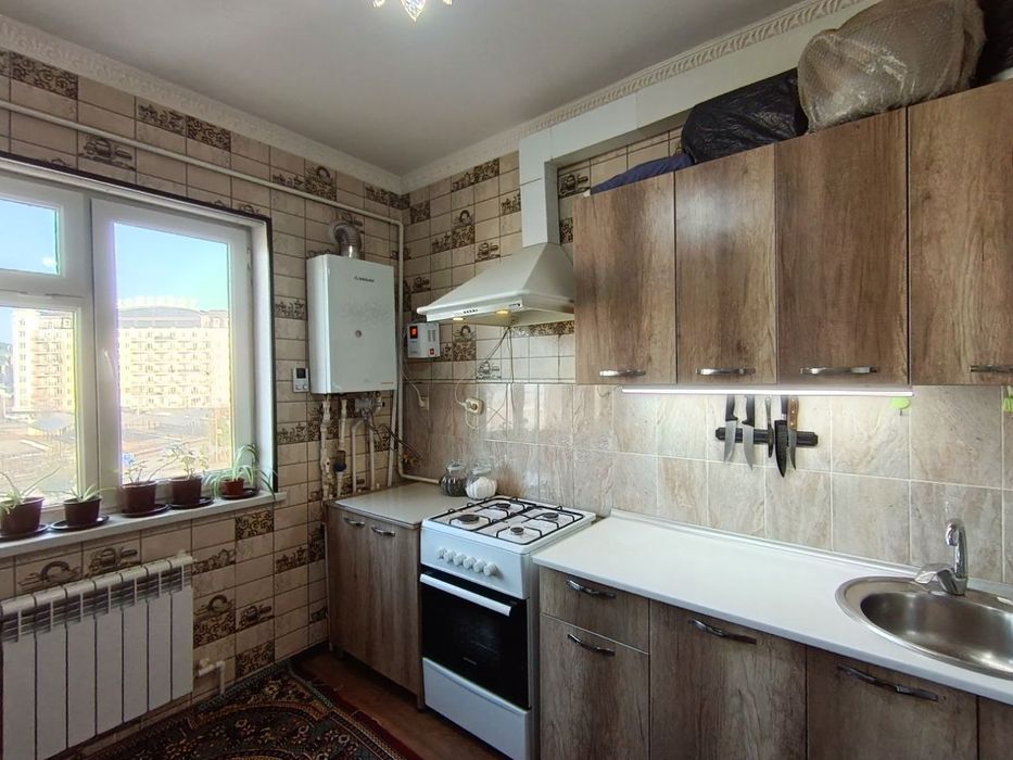 Navoiy shahrida qulay 2-xonalik kvartira sotiladi!