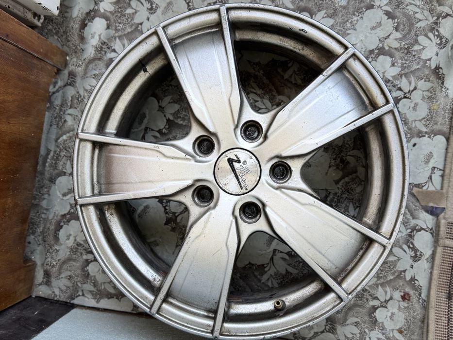 Продам два диска от Lexus ES300