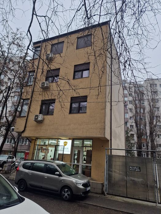 Spațiu comercial, cabinet ,,office ,etc. Gorjului Se poate și închiria și 1/2  cu 500e Propietar!