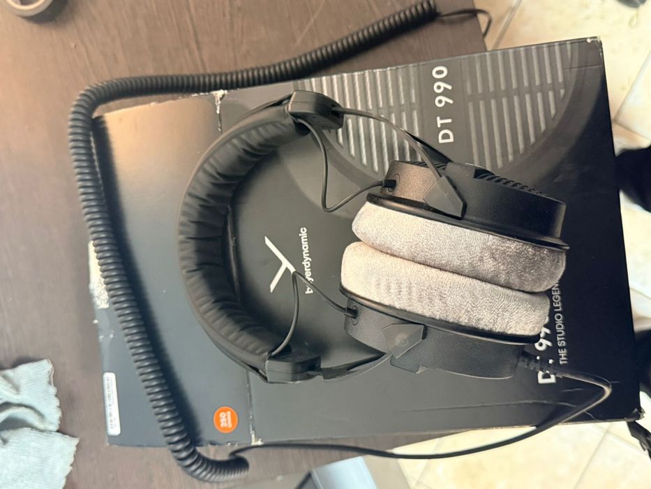 наушники Beyerdynamic DT 990 Pro серый - 60000 тенге