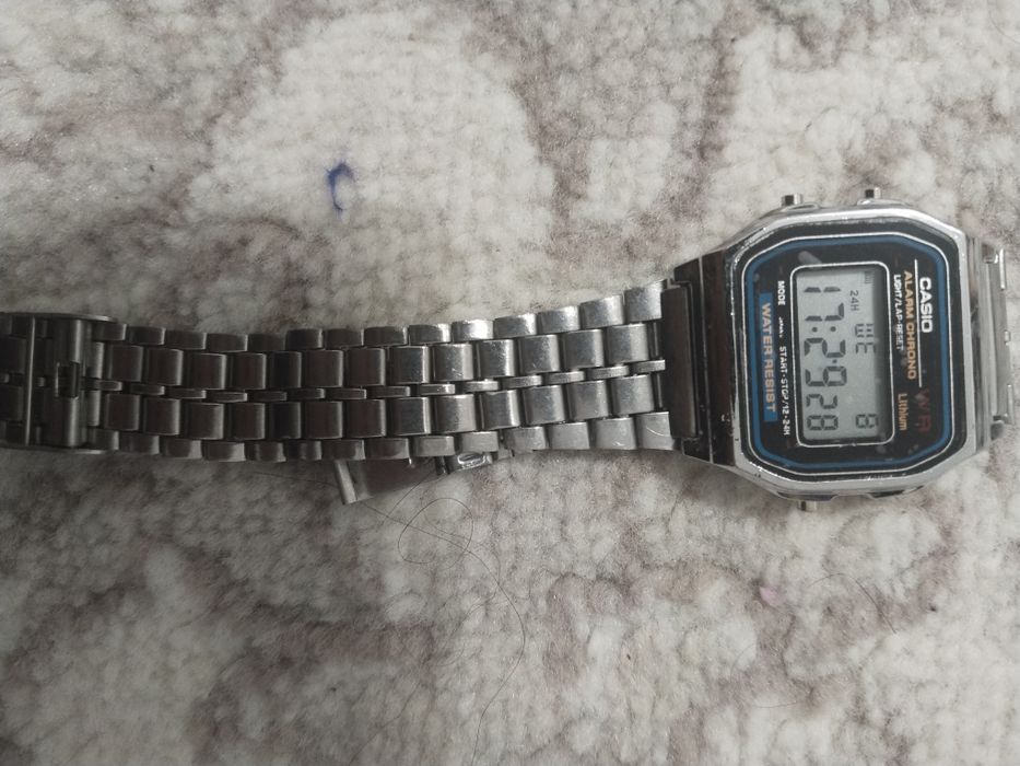 Soatlar sotiladi. Kelishilgan narxlarda.