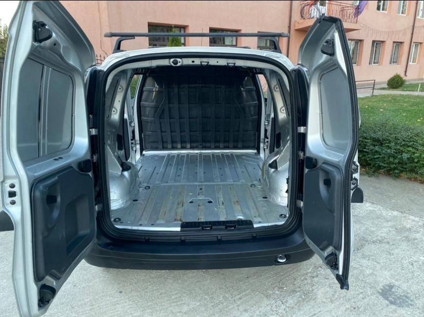 De vanzare dacia logan van 1.5 dci 90 cp