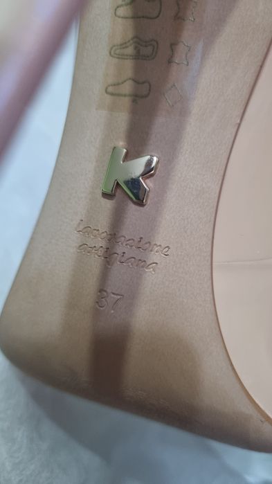 Pantofi cu toc înalt