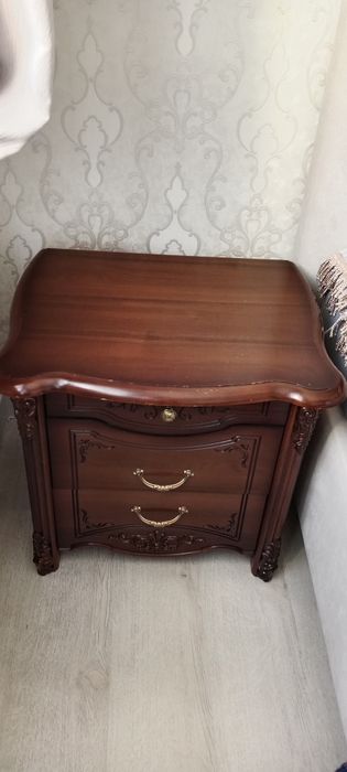 Тумбочка прикроватная