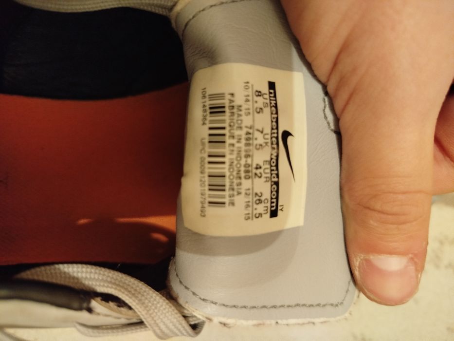 Футбольные бутсы Найк