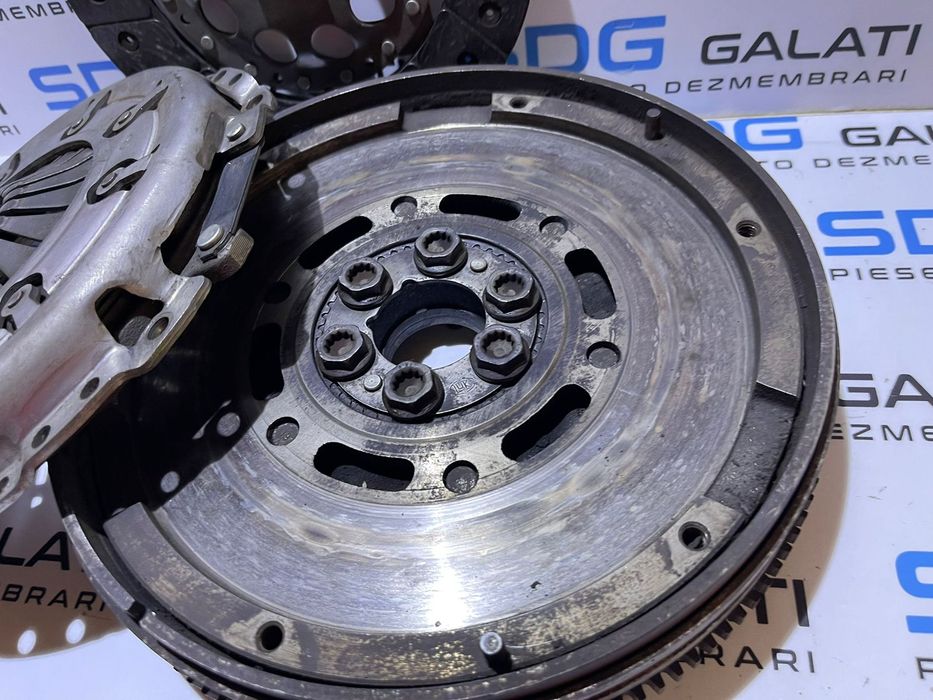 Volanta Masa Dubla cu Placa Presiune Ambreiaj Cu Disc Cutie Manuala 5 Trepte Audi A4 B6 1.8 2001 - 2005 Cod 123025310