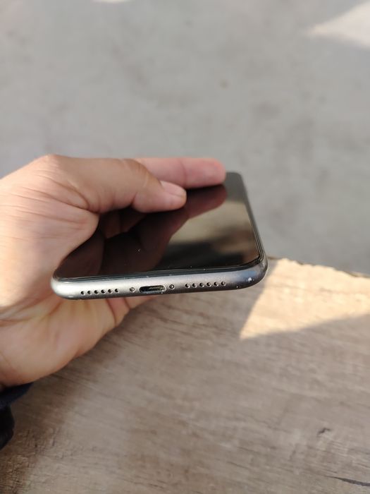 Apple 11 64GB ёмкость 78 фейс работает