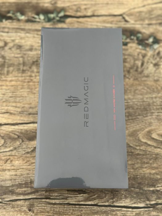Vand telefon Redmagic 11 Pro lansat in 2026 luna 3 pentru gaming cu racire pe lichid