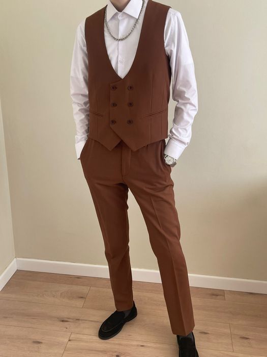 Продам костюм тройка