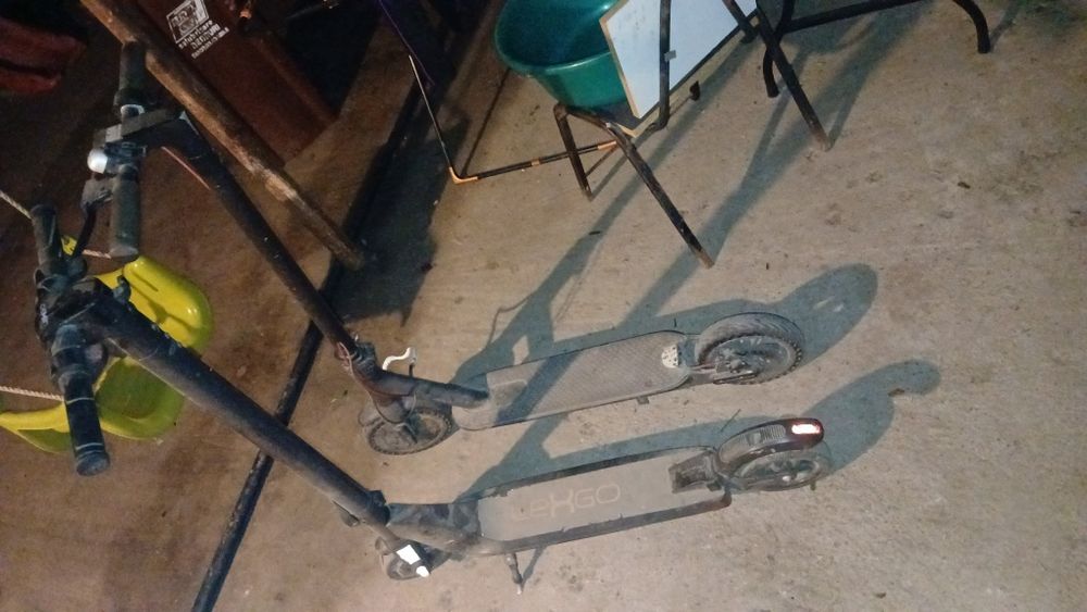 Vand / schimb Trotineta electrica 2 buc