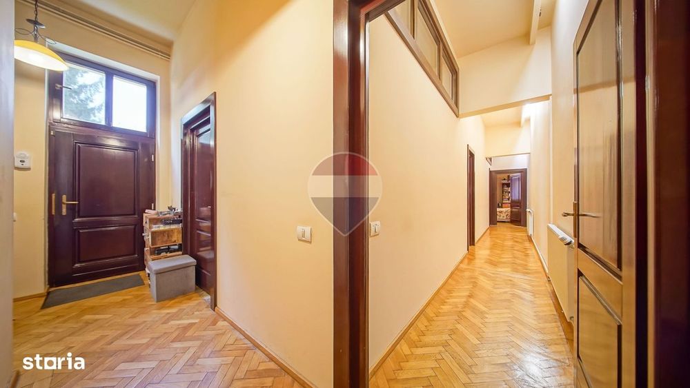 3 camere în Centrul Istoric: 90 mp, curte privată și vedere spre Tampa