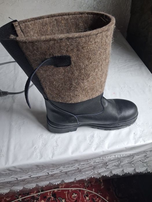 Продам сапоги новые размер 42