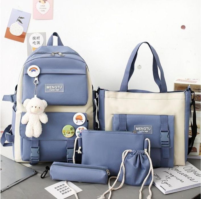 Школьные рюкзаки с сумочкой, пеналом