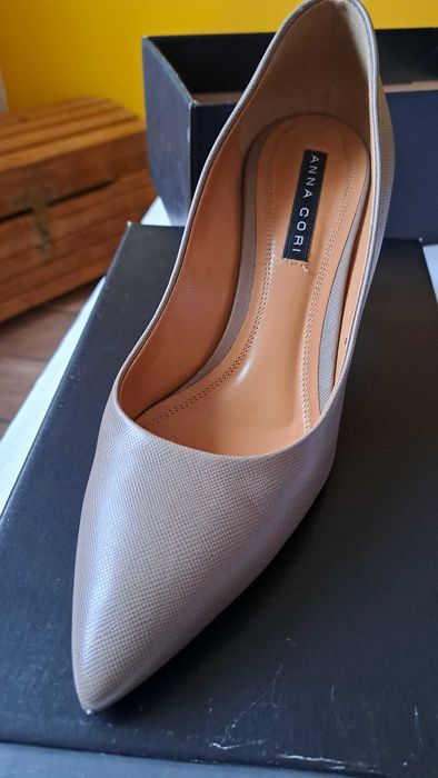 Pantofi dama bej marimea 39