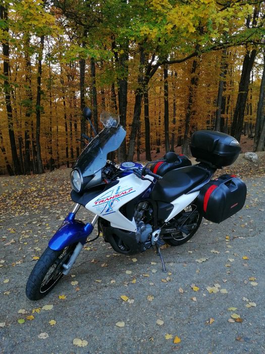 Vând honda transalp 700