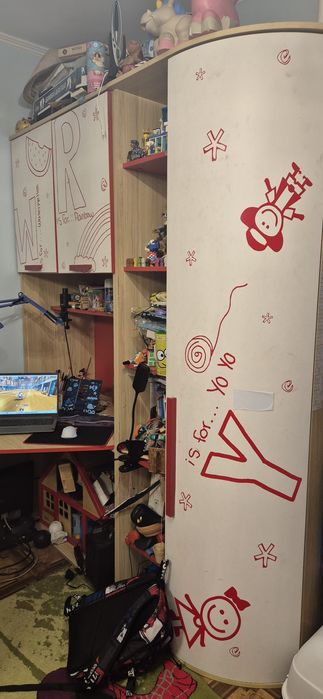 Срочно!!! Детский гарнитур унисекс, Россия