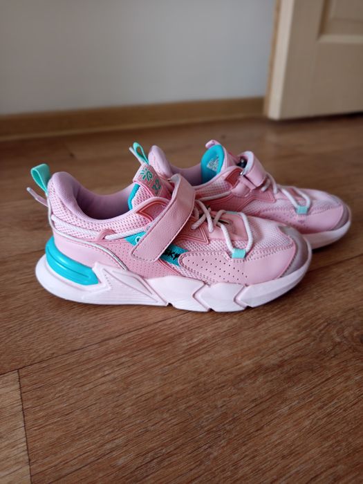 Кроссовки, обувь на девочку, розмер. 36-37