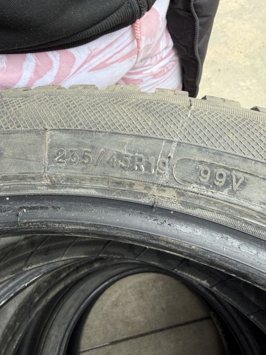 ЧИСТО НОВИ Гуми Kleber 235/45/19  96Y XL TL QUADRAXER 3
