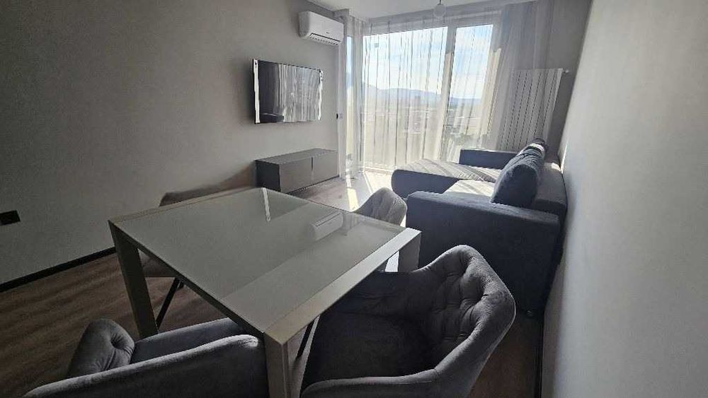 Дава се под наем Тристаен апартамент в София, Студентски град - 105 кв.м за 1000 € - Снимка #1