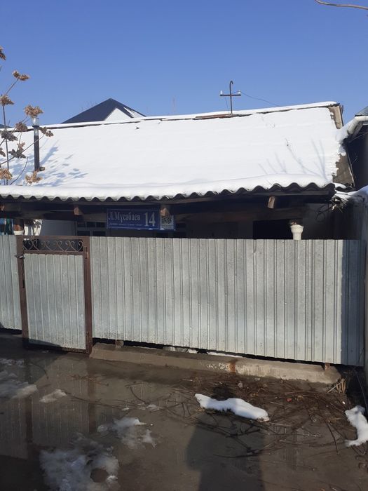 Уй Сатылады 1/2 часть барак емес