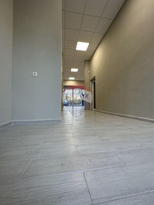 Дава се под наем Магазин в Варна, Гранд Мол Варна - 130 кв.м за 765 € - Снимка #4