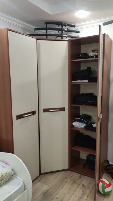 Удобный шкаф для вещей.