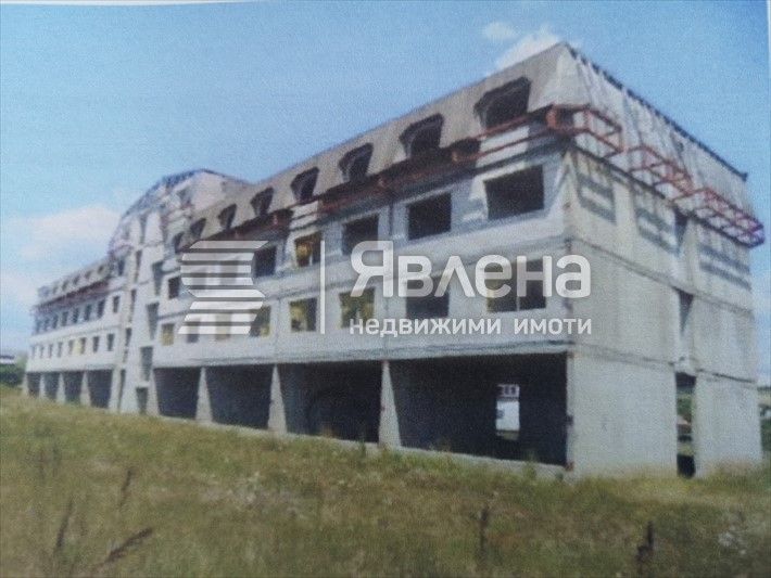 Продава се Хотел в с. Горна Малина, Област София-област - 944 кв.м за 795 €/кв.м - Снимка #1