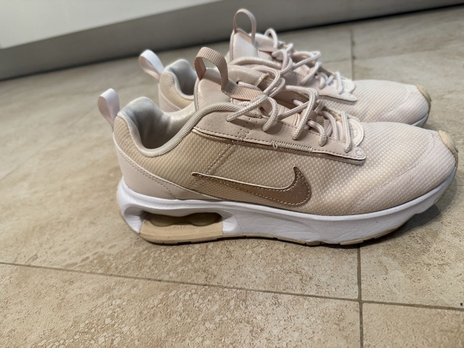 Маратонки Nike - р.38,5