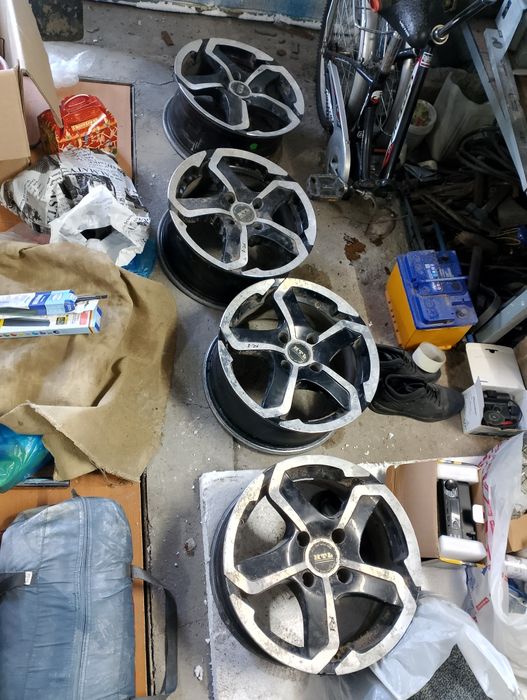 Продаю диски в отличном состоянии, разболтовки 4*108,