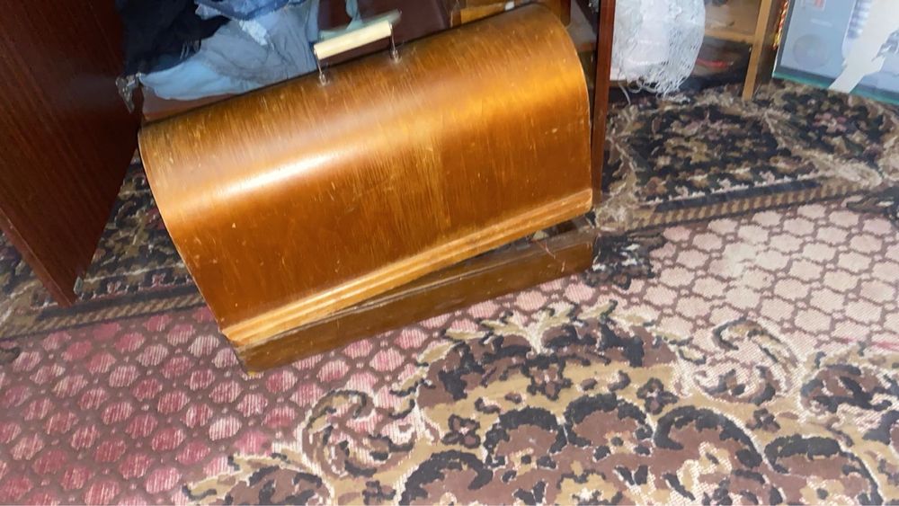 Продам две швейные машинки за 8000