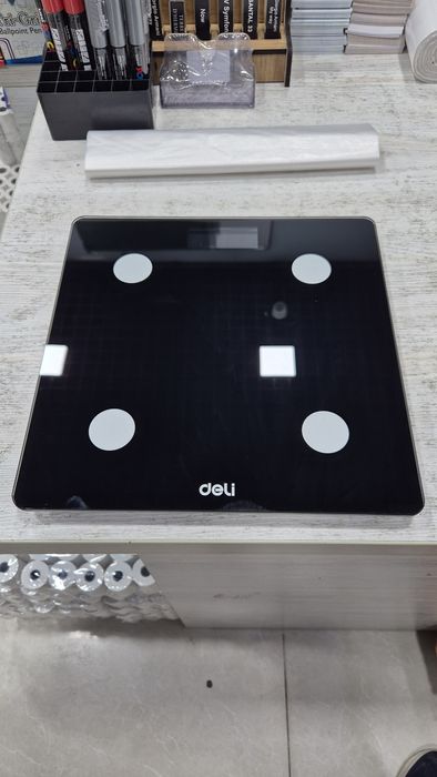 Taroz Deli elektron odam taroz sifat zoʻr yengi ranglari bor harxil.