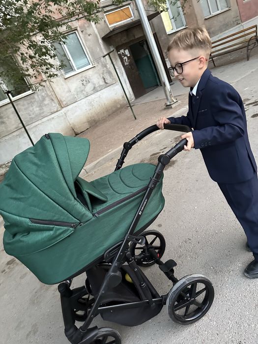 Продам коляску фирмы ADAMEX