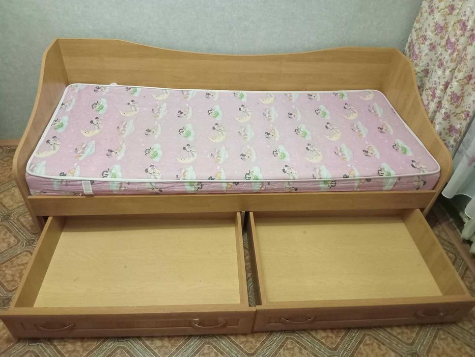 Продам кровать 190х85 см