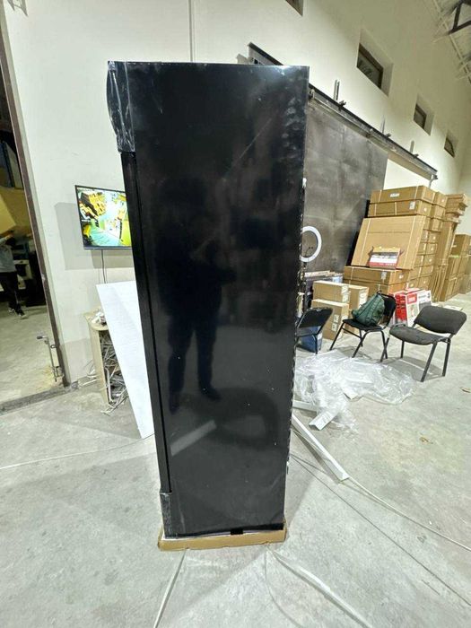 Витринный холодильник Technobox LCD-450 новый в упаковке.