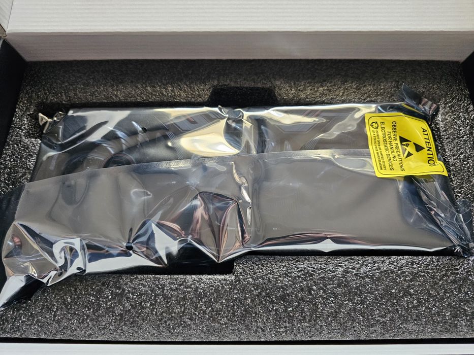 Asrock AMD Radeon RX 6600XT Phantom Gaming OC