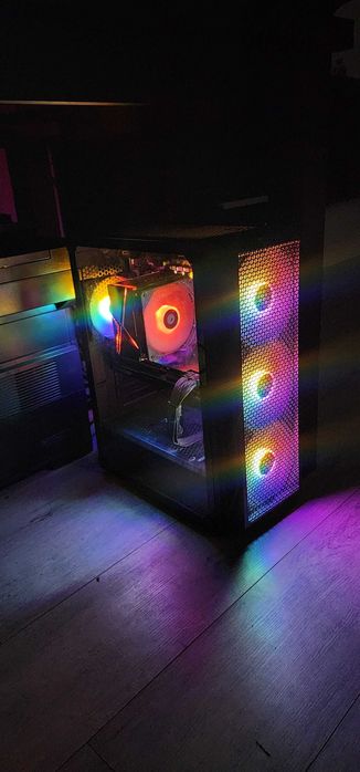 Мощен геймърски PC Ryzen 7 7700 64GB RAM RX 7700 M2