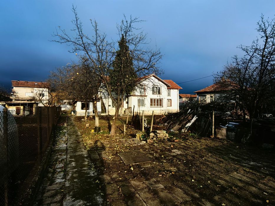 Продава се Къща в с. Долни Богров, Област София-град - 188 кв.м за 1170 €/кв.м - Снимка #1