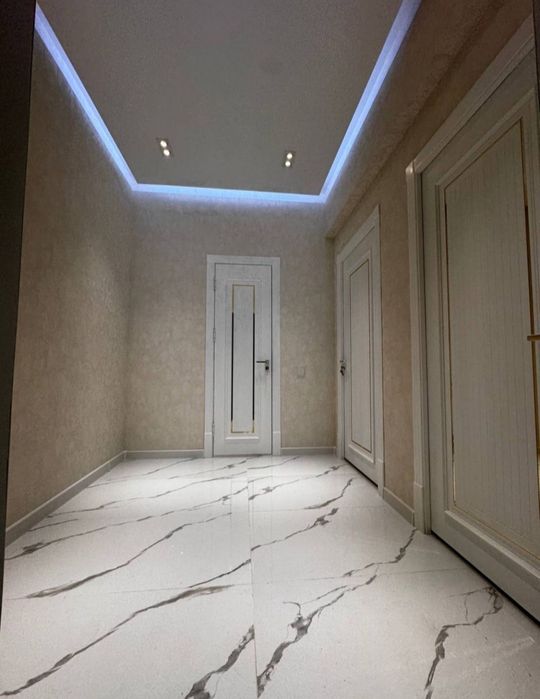 Yangi choshtepada kv sotiladi 2 xonalik 3 xona qilingan  metroga 5 min