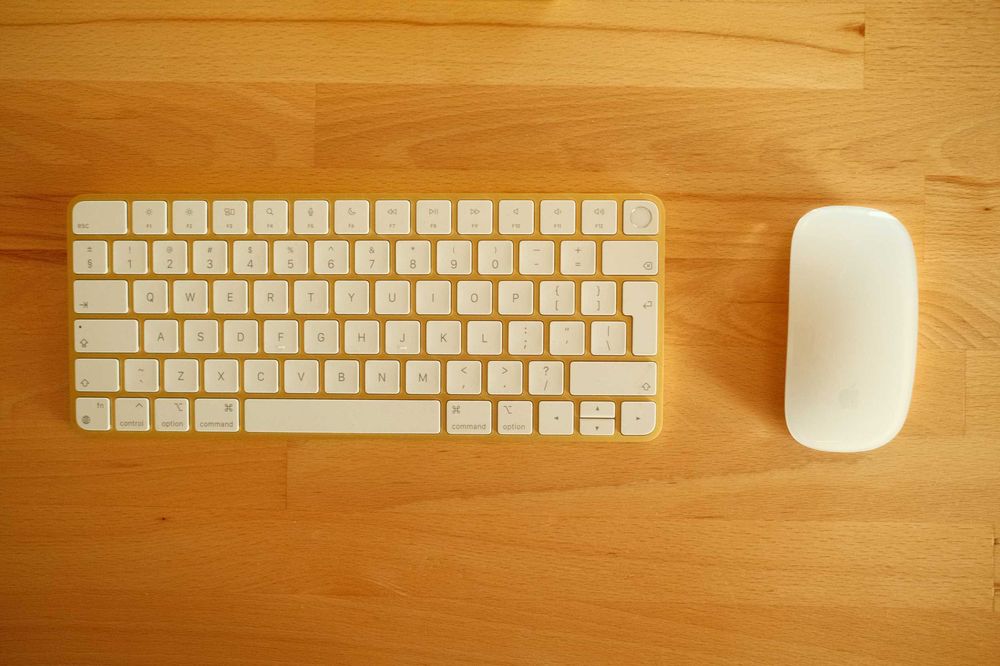 Apple iMac 24” Procesor M1 – 16GB RAM / 512GB SSD – Galben – Ca nou