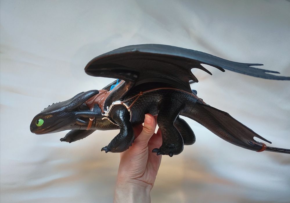 Фигурка ночной фурии Беззубик