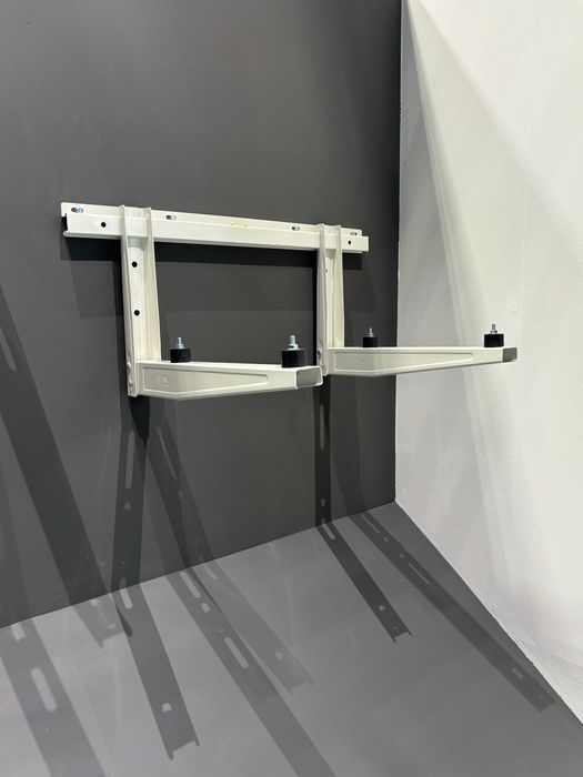 Fixare aparate aer conditionat-suporti/dibluri cu surub cap hex,benzi.