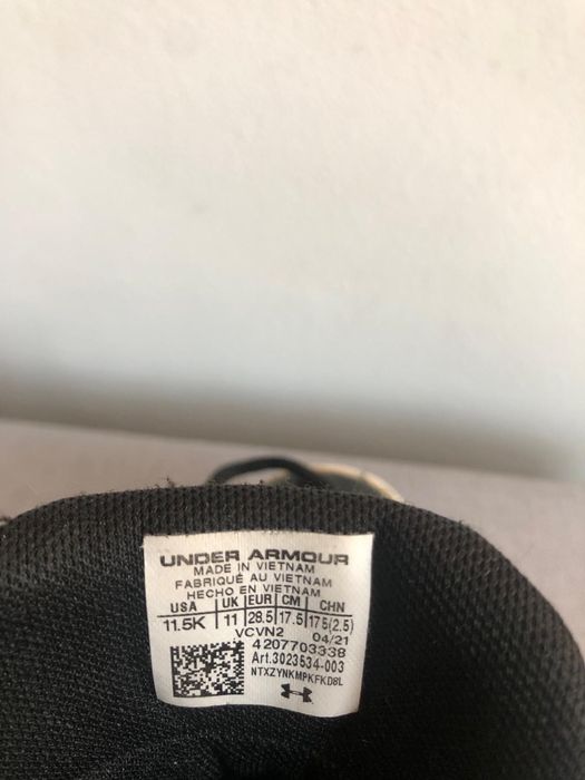 Under Armour copii marime 28,5 pt baschet
