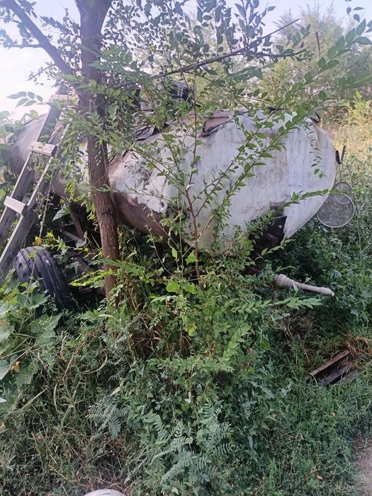 Емкасть бочка на колёсах